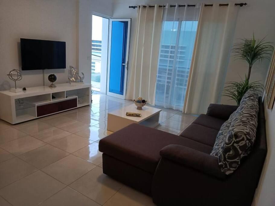 New, Modern, And Cozy 3 Bedroom Apartment. Santa Maria Eksteriør bilde